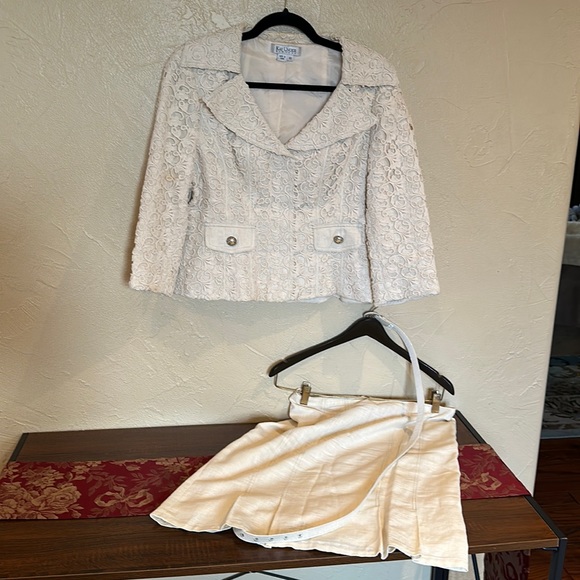 Kay Unger 2 piece suit with zip-up jacket - Picture 1 of 12